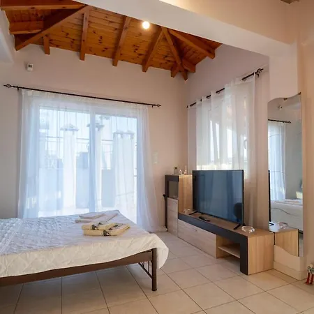Апартаменты Skyview Loft Каламата